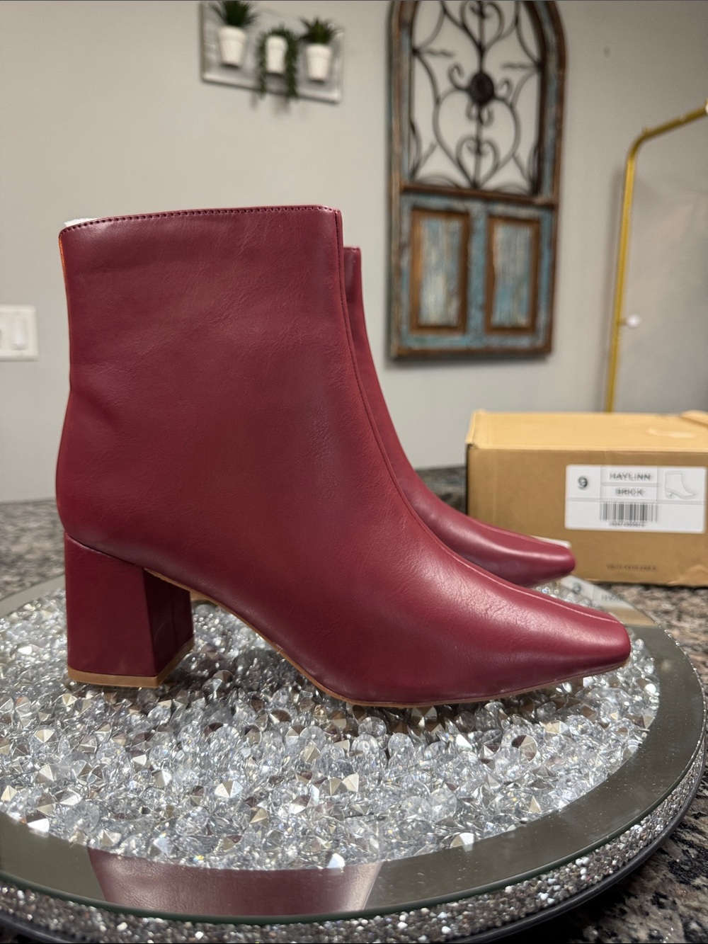 Journee Collection Haylinn Burgundy square Toe Block Heel Ankle Boots NEW 9